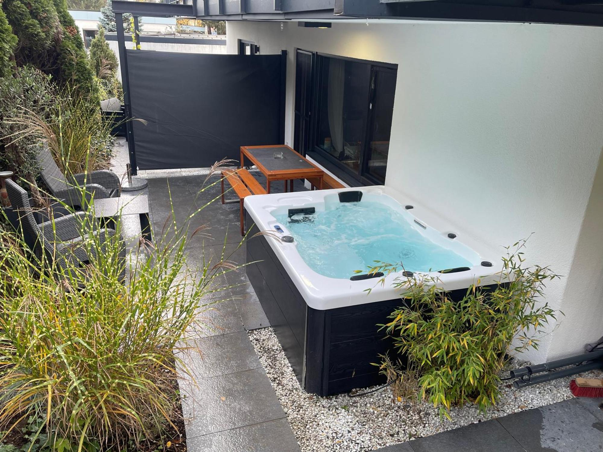 Rosmarin - Kuschelige Fewo - Romantik & Entspannung Im Whirlpool Auf Privater Terrasse, Ruhe & Hund Willkommen - By Ferienwohnenamsee - Uberlingen Exterior photo